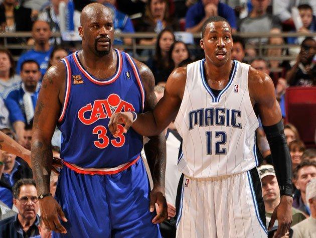 张琳艳赛后和凯莉交换球衣，后者直接把中国队球衣穿在身上（赛后张琳艳与凯莉互换球衣，凯莉当场披上中国队战袍）