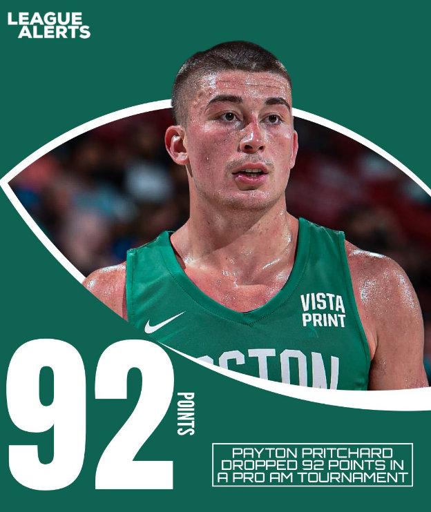 卢克·肖对曼联为其办300场仪式感到尴尬，不确定是否必要（卢克·肖称对曼联为其举行300场里程碑仪式略觉尴尬，质疑是否有必要）