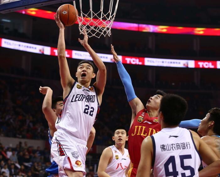 邮报：小将塞古-科内已经重返赛场，和多古用同一个私人教练（邮报：塞古-科内已重返赛场，与多古共用同一位私人教练）