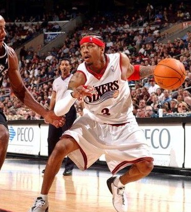 国安备战足协杯决赛，法比奥入选，韩佳奇随队助战，球队士气高昂。（国安冲刺足协杯决赛：法比奥入选名单，韩佳奇随队出征，士气正旺）