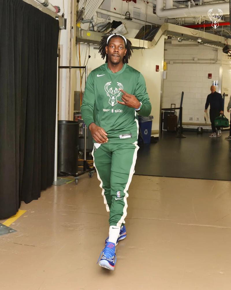 埃及媒体：马尔穆什因与女友订婚将缺席对乌兹别克斯坦的比赛（埃媒：因与女友订婚，马尔穆什无缘对阵乌兹别克斯坦）