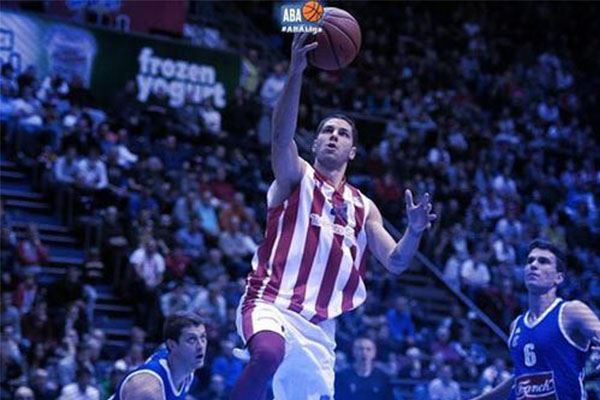 老将替补改变局势，主帅称其不可替代（老将替补力挽狂澜，主帅称其无人可替）