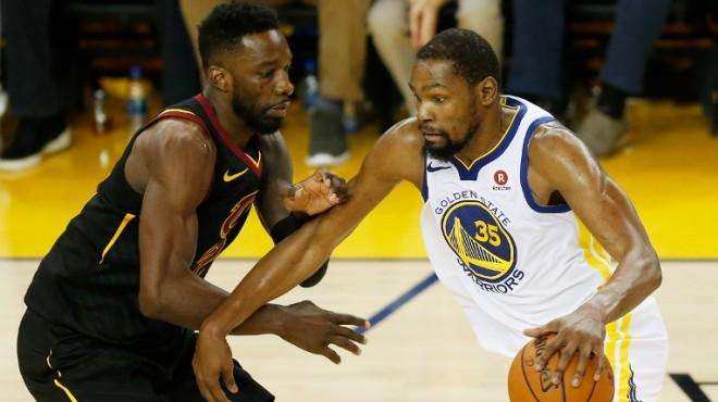 切尔西跟队：布罗亚加盟伯恩利转会费最高可达2000万镑（切尔西随队记者：布罗亚将投伯恩利，转会费最高达2000万镑）