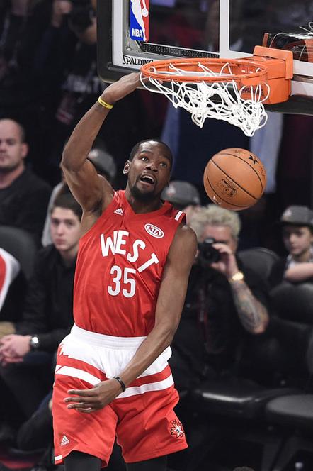 奥斯卡替代者，新援维塔尔联赛全勤，贡献5球8助攻（奥斯卡接班人维塔尔联赛全勤，斩获5球8助）