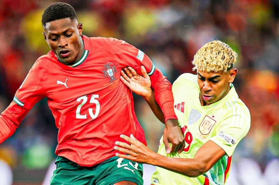 克罗斯评历史最佳11人：C罗左边锋，梅西前腰，马尔蒂尼入选（克罗斯评选史上最佳十一人：C罗左边锋、梅西前腰，马尔蒂尼在列）