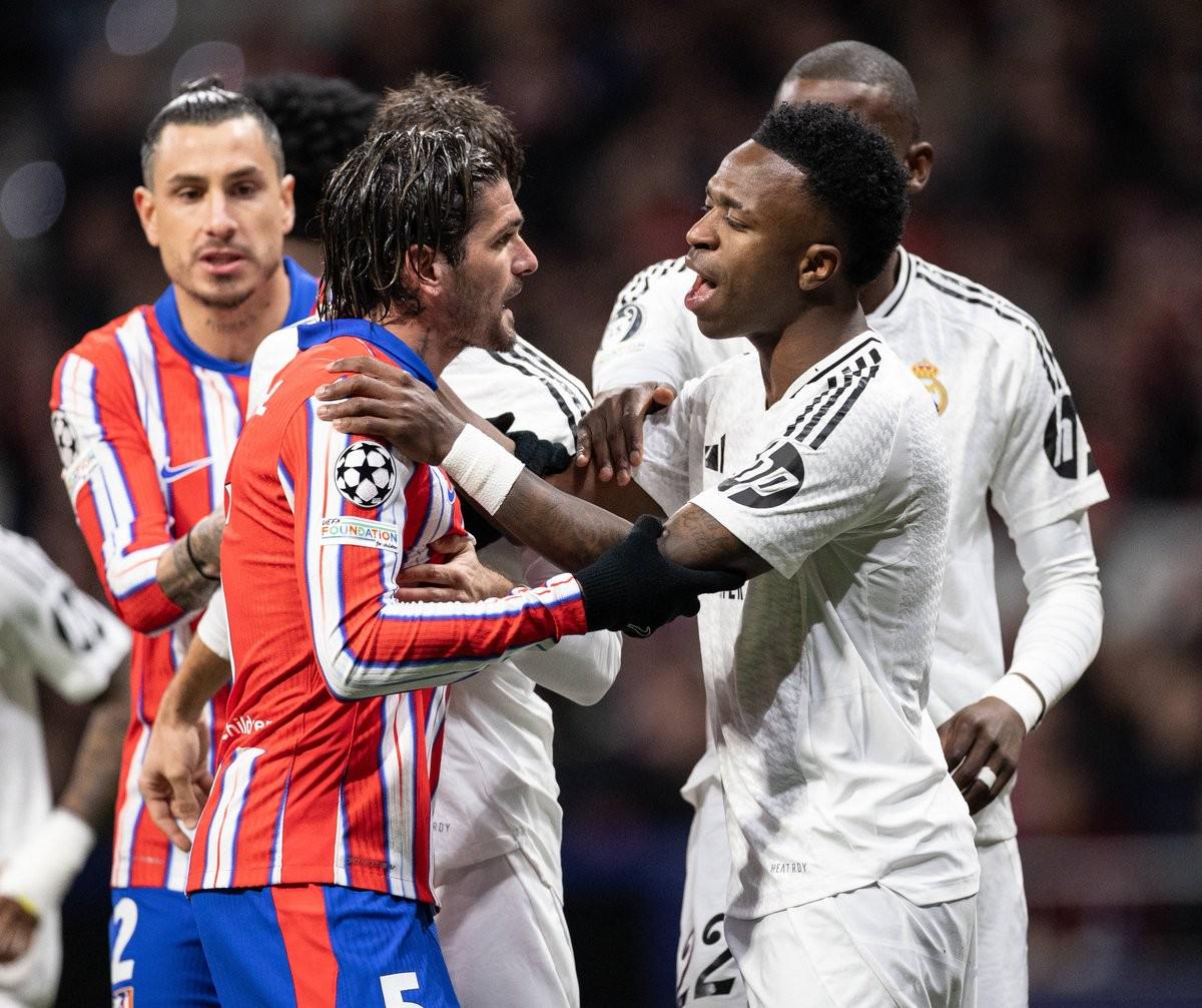 米体：泽林斯基本有望德比首发，但国家队赛后他出现身体问题（米体：泽林斯基预计德比首发，但国家队比赛后出现身体不适）