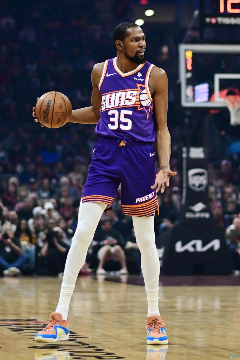 并非诺坎普首秀，世体：弗里克曾跟随拜仁在诺坎普踢过比赛（世体：弗里克并非诺坎普初秀，曾随拜仁在此出战）