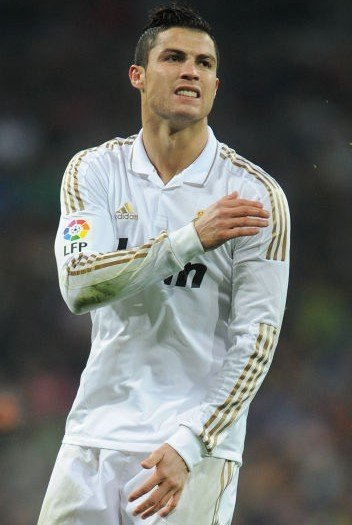 查理-亚当：麦克托米奈的精彩倒钩足以比肩齐达内的天外飞仙（查理-亚当称麦克托米奈这记倒钩堪比齐达内的天外飞仙）